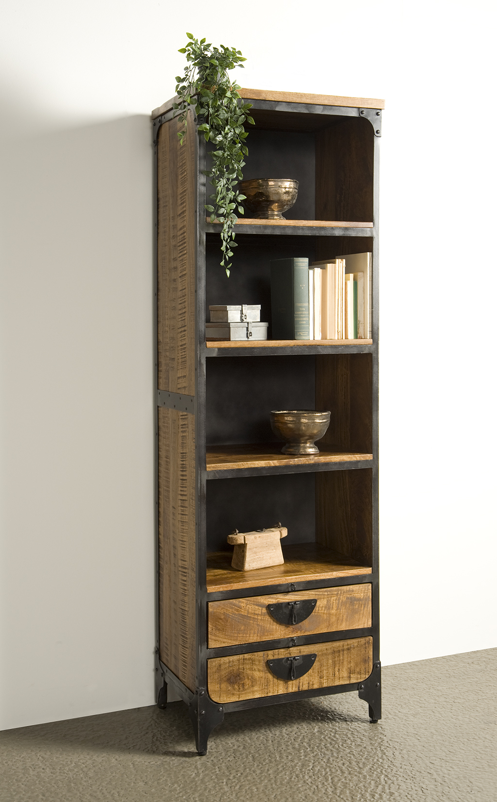 Haringen Industrieel Ongeschikt Boekenkast Basto Metaal Mango Hout Brown 60cm Towerliving - Mavérus Meubelen