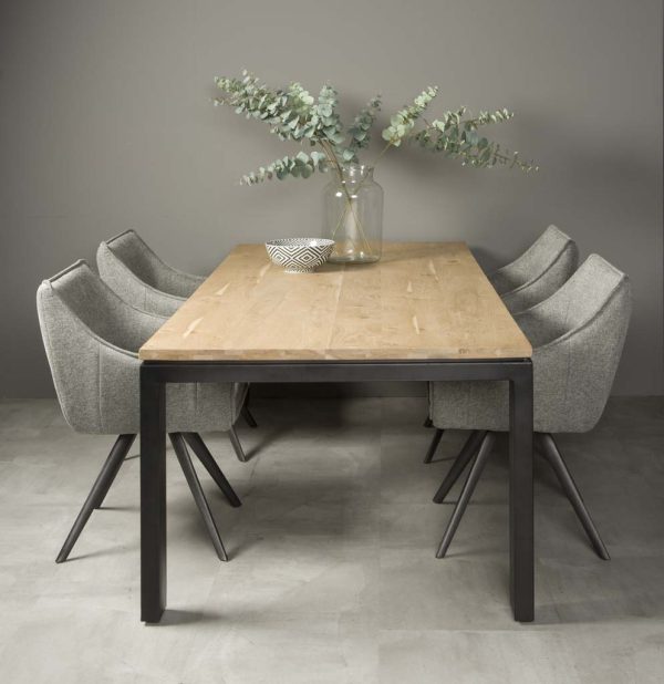 Eetkamertafel Oscar Eikenhout Met Metalen Frame 220cm