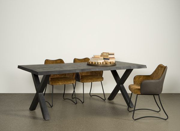 Eetkamertafel Xara Black Boomstam Acaciahout 160cm Towerliving